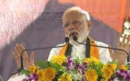 UP: पीएम मोदी ने वाराणसी में लोगों से बातचीत के दौरान एक महिला को  दिया चुनाव लड़ने का ऑफर, जानिए क्यों...