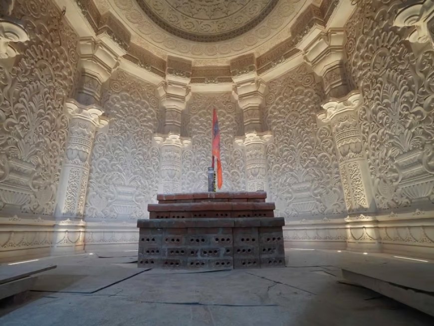 अयोध्या:राम मंदिर के भव्य गर्भगृह  का नया फोटो  जारी किया गया