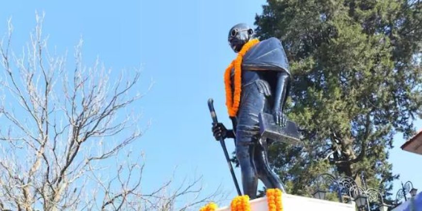 राष्ट्रपिता महात्मा गांधी को दी गई पुण्यतिथि पर श्रद्धांजलि