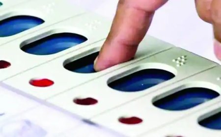 असम में EVM ले जा रही गाड़ी अचानक नदी में डूबी,जाने क्या है मामला