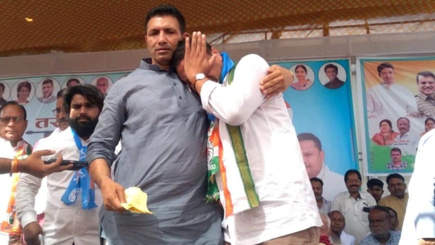 दमोह में जीतू पटवारी की जनसभा के दौरान मंच पर रो पड़े कांग्रेस प्रत्याशी, ये थी वजह