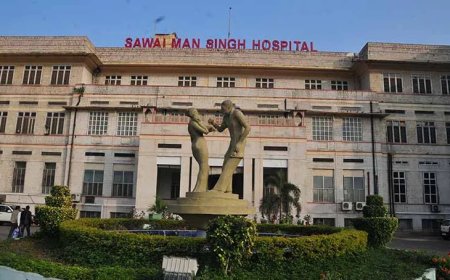 एसएमएस मेडिकल कॉलेज के प्रधानाचार्य डॉ बगरहट्टा, अधीक्षक डॉ. शर्मा पद से विमुक्त