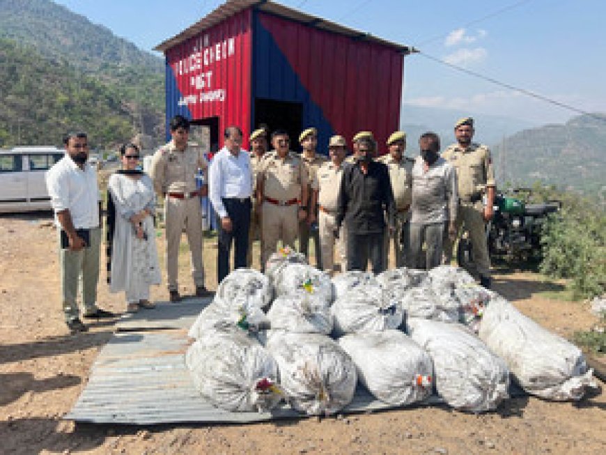 कर्नाटक के गृह मंत्री को पासपोर्ट रद्द करने में कानूनी प्रक्रियाओं से अवगत होना चाहिए : कुमारस्वामी