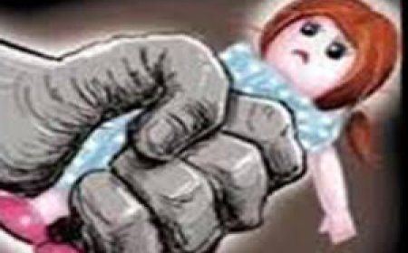 नवजात को बोरी में रखकर फेंकने वाली महिला गिरफ्तार, नाबालिग दुष्कर्म पीड़िता ने दिया था बच्ची को जन्म, लोकलाज के भय से फिंकवाया