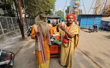 भक्त संग भटक रहे भगवान, अधिकारी बोले- ले जाओ, नहीं तो फेंक देंगे