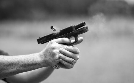 बेटी से छेड़छाड़ का विरोध करने पर बदमाश बौखलाया, घर में घुसकर की ताबड़तोड़ फायरिंग