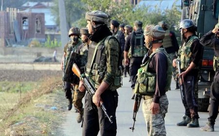 सेना की वर्दी में आतंकी, घाटी से दिल्ली तक हलचल