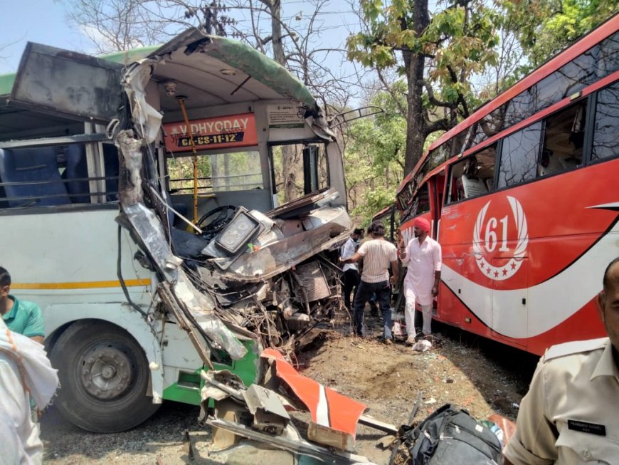 इंदौर-बैतूल हाईवे पर कलवार घाट के पास दो बसों की टक्कर, एक की मौत, 45 से अधिक घायल