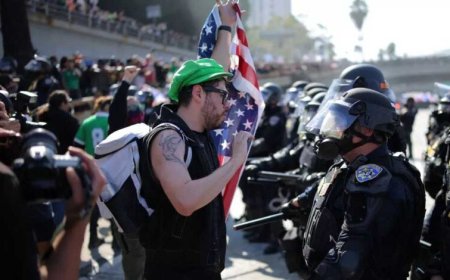 लॉस एंजेलिस में खराब होते जा रही स्थिती ट्रंप प्रशासन ने तैनात किए 700 मरीन सैनिक