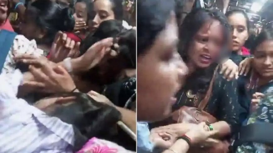 मुंबई लोकल में गेट पर खड़े होने को लेकर महिला यात्रियों के बीच खूनी झड़प, एक-दूसरे को पीट- पीट कर किया लहूलुहान