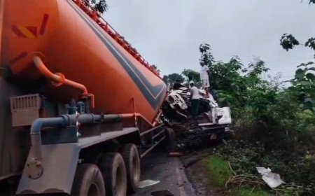 भीषण सड़क हादसा : कंटेनर और ट्रक की टक्कर, डेढ घंटे की मशक्कत के बाद निकला ड्राइवर का शव