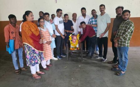 डॉ. श्यामा प्रसाद मुखर्जी जी की जयंती पर वार्ड 47, 42 और 43 के बूथ पर श्रद्धांजलि अर्पित की गई, दिए गए बलिदान को याद किया गया