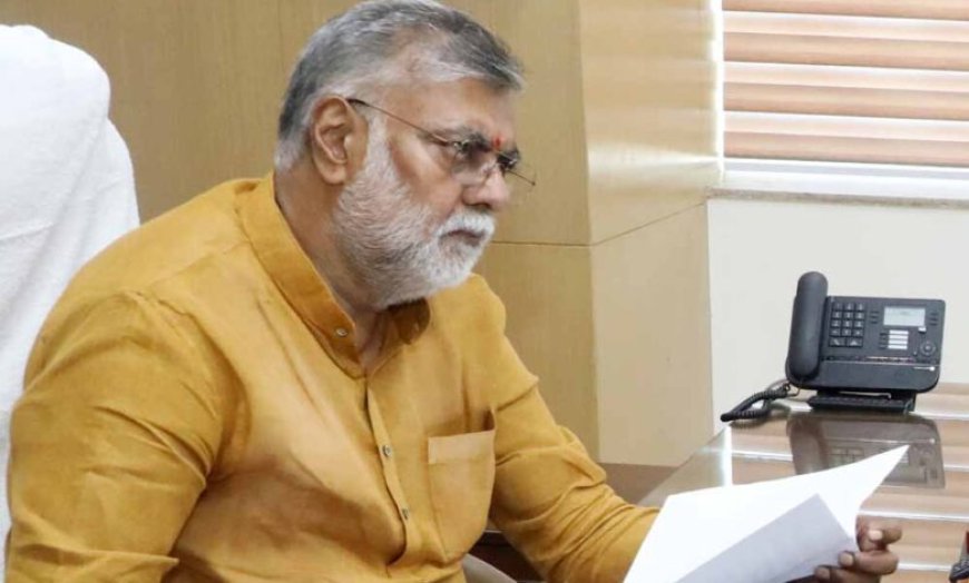 मंत्री पटेल ने की पंचायत एवं ग्रामीण विकास विभाग सहित अन्य विभागों की समीक्षा
