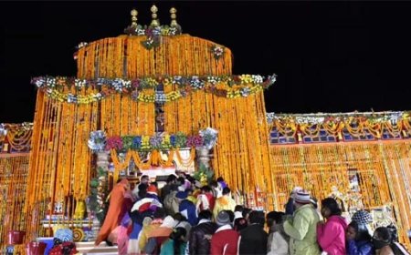 बदरीनाथ धाम में देर रात्रि हुई भगवान वराह की पूजा