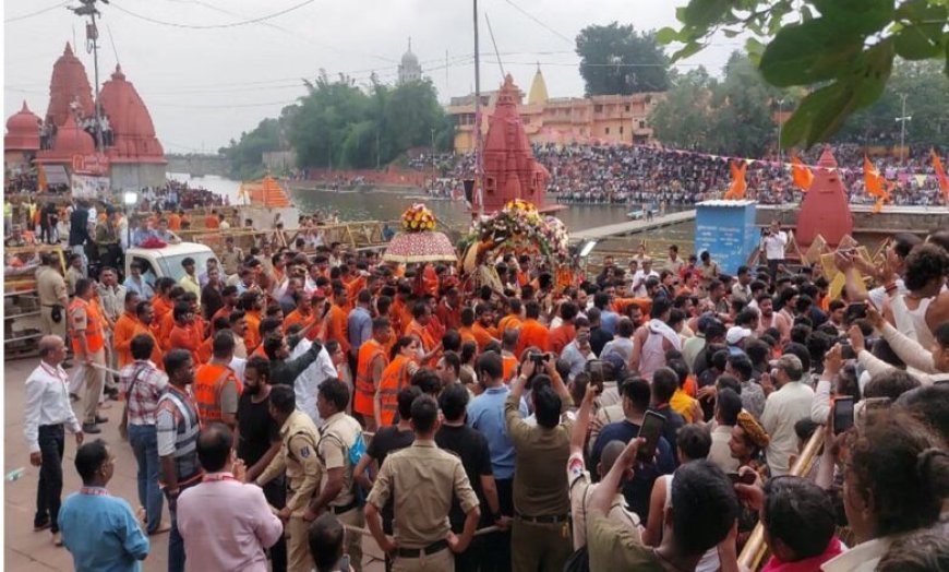 महाकाल की भव्य सवारी: 2 लाख श्रद्धालु उमड़े, उज्जैन में गूंजा भक्ति संग लोक नृत्य