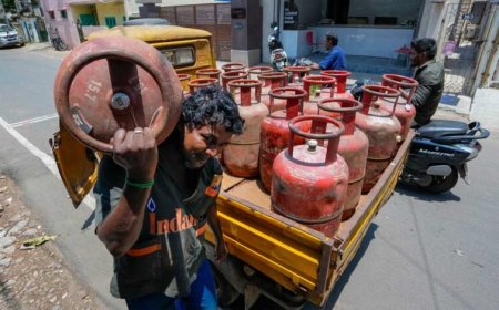 नवरात्रि पर मोदी सरकार का तोहफा: 25 लाख लोगों को मुफ्त LPG कनेक्शन और उपकरण