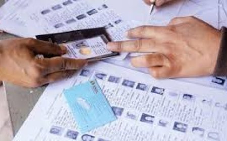 चुनाव आयोग का फैसला: ईपिक नहीं है तो 12 वैकल्पिक पहचान पत्रों के सहारे कर सकेंगे मतदान