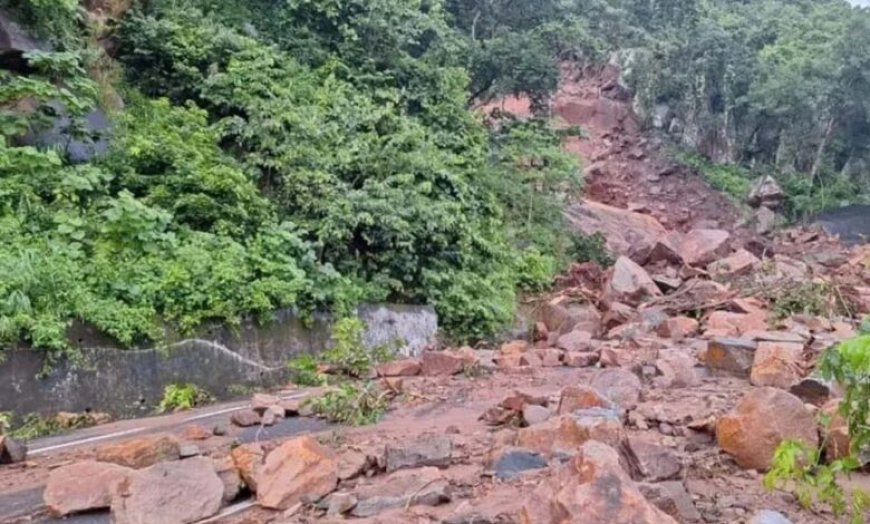 ओडिशा में बारिश और भूस्खलन का कहर, सड़कें जाम, रेल सेवाएं प्रभावित