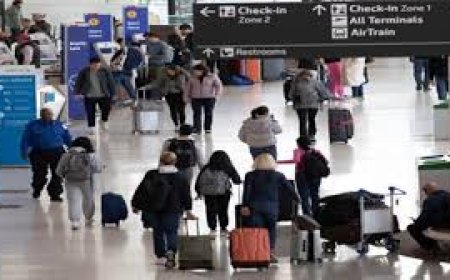 अमेरिका में एक माह से शटडाउन का बुरा असर; ढाई हजार से अधिक उड़ानें प्रभावित, एयरपोर्ट पर अफरा-तफरी, कर्मचारियों को नहीं मिल रहा वेतन