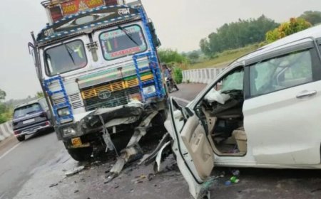 गुना में तेज रफ्तार कार ट्रक से भिड़ी, तीन दोस्तों की मौके पर मौत
