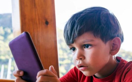 अध्ययन का खुलासा: 73% लोग मोबाइल की लत के शिकार, मानसिक स्वास्थ्य पर बढ़ता खतरा