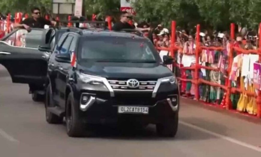 नवा रायपुर में प्रधानमंत्री मोदी का भव्य रोड शो, जनता ने उत्साह से किया स्वागत