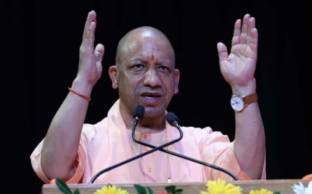 बच्चों को देख खुद उनसे मिलने पहुंचे मुख्यमंत्री योगी आदित्यनाथ