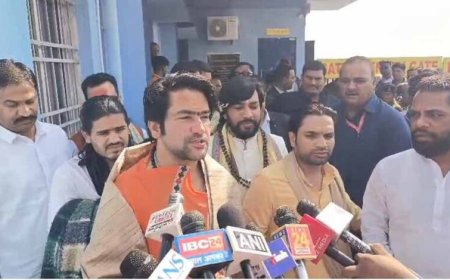 पं. धीरेंद्र कृष्ण शास्त्री ने रायपुर में की धर्मांतरण पर चिंता व्यक्त, कहा- भारत में कैंसर से भी ज्यादा खतरनाक