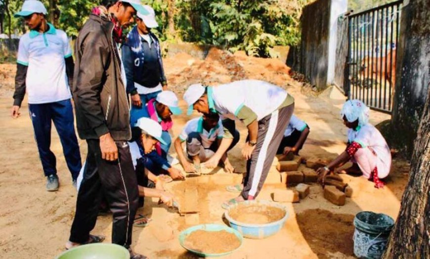जहाँ बंदूकें खामोश हुईं, वहाँ भविष्य की नींव रखी जा रही है, पुनर्वास केंद्र में 35 आत्मसमर्पित नक्सली बने राजमिस्त्री