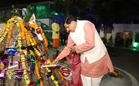 मुख्यमंत्री निवास पर हुआ भव्य होलिका दहन, गौ-काष्ठ का हुआ उपयोग