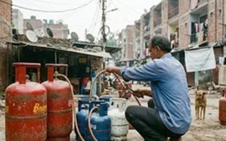 दिल्ली में अवैध एलपीजी रिफिलिंग सेंटरों पर पुलिस का शिकंजा