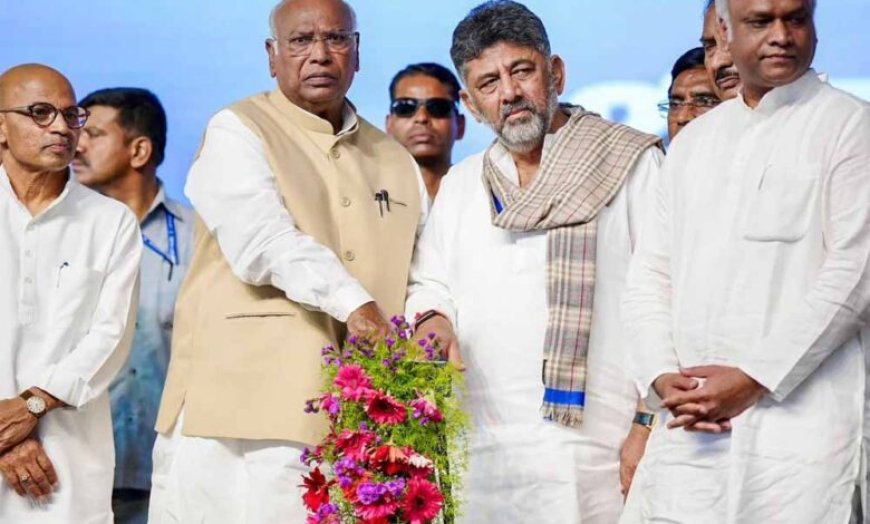 कर्नाटक में CM पद की बढ़ी अटकलें, मल्लिकार्जुन खरगे के साथ दिल्ली निकले शिवकुमार