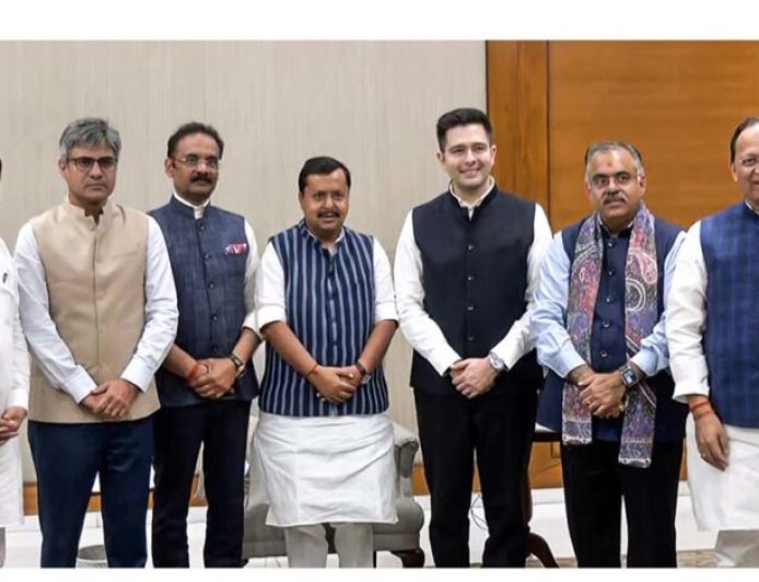 AAP को बड़ा झटका, 7 बागी सांसदों की बीजेपी में एंट्री को मिली सभापति की मंजूरी