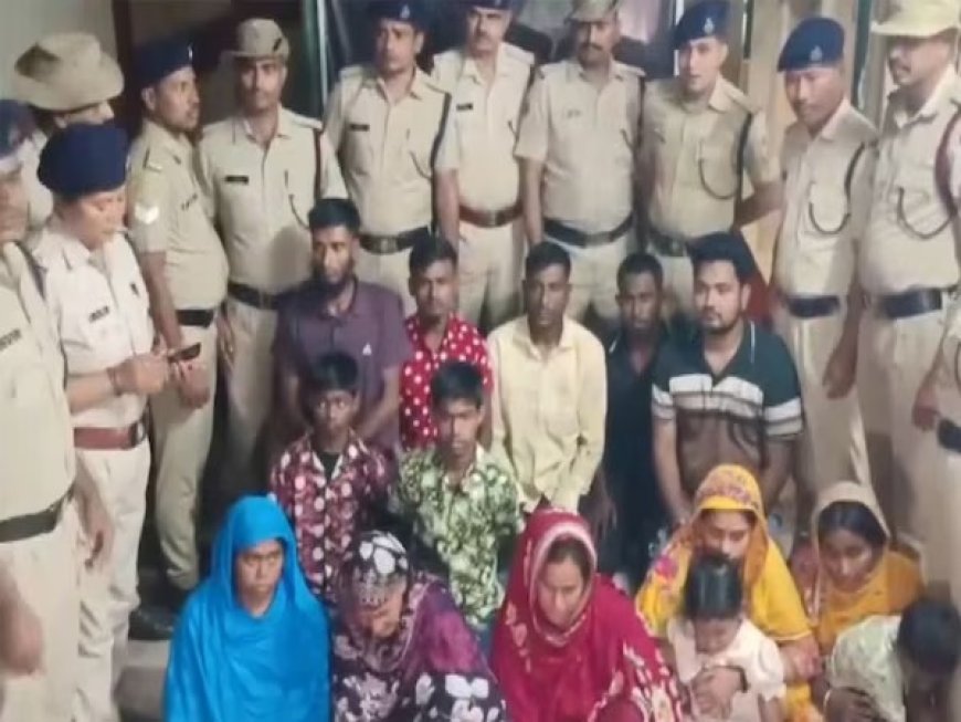 बंगाल में पकड़े गए 14 बांग्लादेशी नागरिक, फर्जी आधार, मलेशियाई करेंसी और कश्मीर का प्लान हुआ उजागर