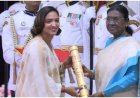 राष्ट्रपति द्रौपदी मुर्मू ने भारतीय महिला क्रिकेट कप्तान हरमनप्रीत कौर को पद्मश्री से सम्मानित किया, खेल जगत में गौरव का क्षण