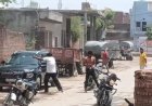 मथुरा में भंडारे को लेकर दो पक्षों में खूनी संघर्ष, फायरिंग में 6 घायल, गांव में भारी पुलिस बल तैनात