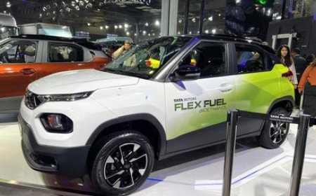 भारत में ऑटो सेक्टर में बड़ा गेमचेंजर टाटा ला सकती है E85 फ्लेक्स फ्यूल कारें, पेट्रोल की निर्भरता घटेगी और नई टेक्नोलॉजी से बदल जाएगी ड्राइविंग की दुनिया