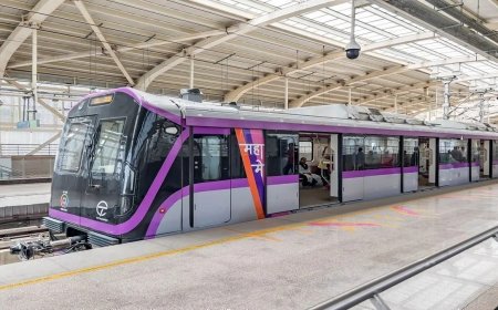 बारिश में टपकी मेट्रो की छत, पुणे मेट्रो की व्यवस्था पर उठे सवाल