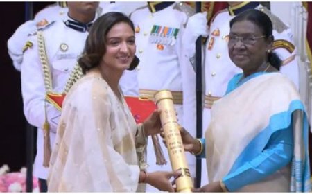 राष्ट्रपति द्रौपदी मुर्मू ने भारतीय महिला क्रिकेट कप्तान हरमनप्रीत कौर को पद्मश्री से सम्मानित किया, खेल जगत में गौरव का क्षण