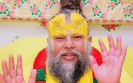 प्रेमानंद महाराज की तबीयत में सुधार, बंगाल से आई भक्त बोलीं जब तक ठीक नहीं होंगे, मथुरा में ही करेंगे इंतजार