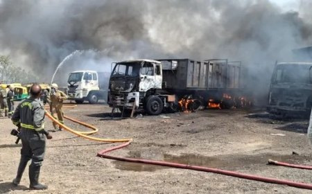 फतेहपुर में बड़ा हादसा हाईटेंशन तार गिरते ही यार्ड में लगी भीषण आग, 18 वाहन जलकर राख, करोड़ों का नुकसान