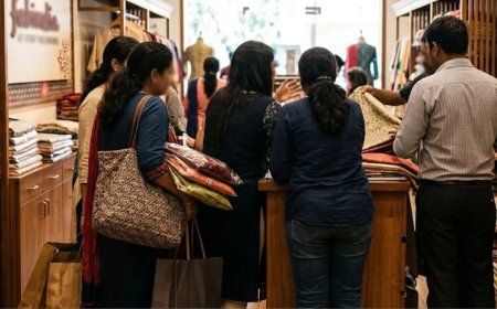 रोहतक में महिला चोर गिरोह सक्रिय, फैबइंडिया शोरूम से 41 हजार के सूट चोरी