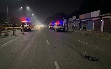 राजौरी गार्डन में तेज रफ्तार कार का कहर, सड़क पार कर रहे व्यक्ति को कुचलकर फरार हुआ चालक