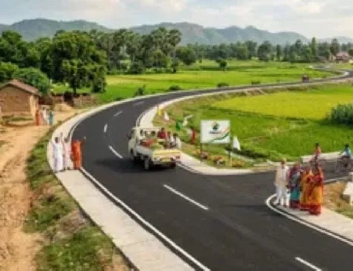 यूपी के गांवों की सड़कों का बदलेगा रूप, केशव मौर्य ने दिया बड़ा निर्देश, नई तकनीक से होगा निर्माण