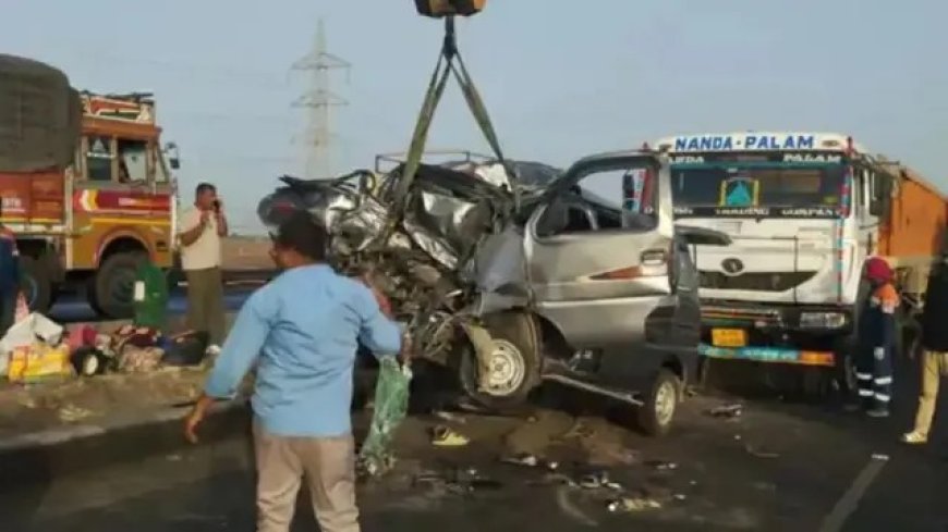 मोरबी-कच्छ हाईवे पर दर्दनाक हादसा इको कार का टायर फटते ही ट्रक से टक्कर, 4 की मौत, 2 घायल