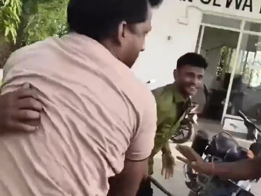 कुशीनगर के रगरगंज पेट्रोल पंप पर बवाल, कर्मचारियों और व्यक्ति के बीच मारपीट का वीडियो वायरल