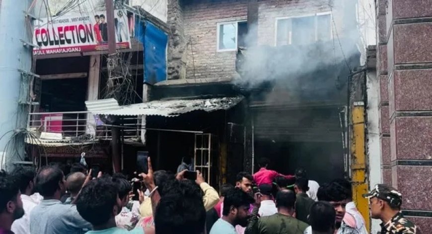महराजगंज में भीषण आग से मचा हड़कंप, भारत-नेपाल की टीमों ने संभाला मोर्चा