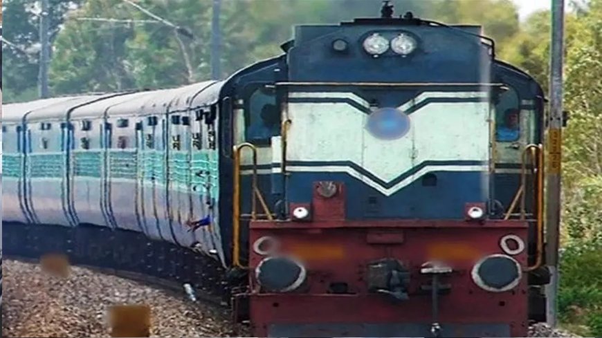 खगौल-पुणे ट्रेन की महिला बोगी में युवक का शव मिलने से सनसनी, दरवाजा अंदर से बंद