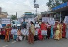 'बुलेट ट्रेन की तरह दौड़ रहे स्मार्ट मीटर, 8 से 10 गुना बढ़े बिजली बिल,  मंदसौर में सड़कों पर उतरे सैकड़ों लोग