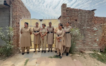 नशा तस्करों पर बड़ा प्रहार प्रशासन ने अवैध इमारत पर चलाया बुलडोजर, अब तक 14 संपत्तियां ध्वस्त